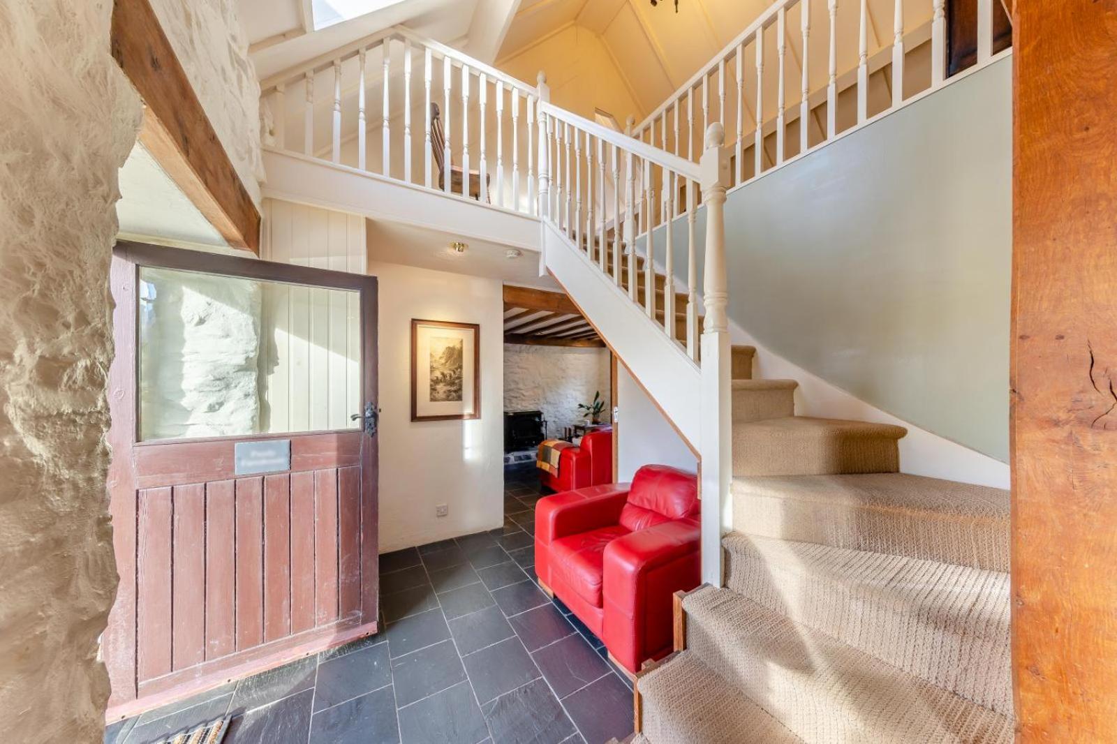 Pandy Farmhouse - Panoramic Mountain Views Within Snowdonia'S National Park - 4X4 Recommended Dolgellau Exterior photo